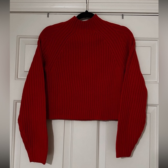 H&M Red Turtleneck Sweater - Picture 1 of 1